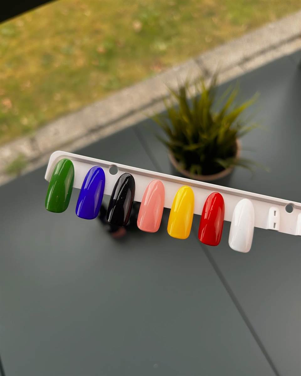 SHELLAC VIVID RED CARPET, Con CNDShellac si ha a disposizione una ...